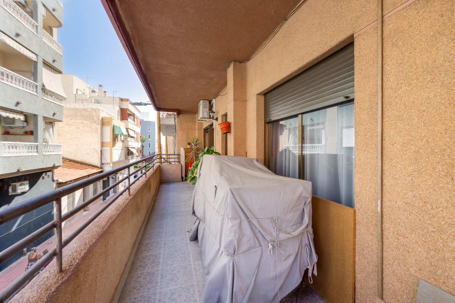 Reventa - Apartamento / piso -
Torrevieja - Centro - Muelle Pesquero