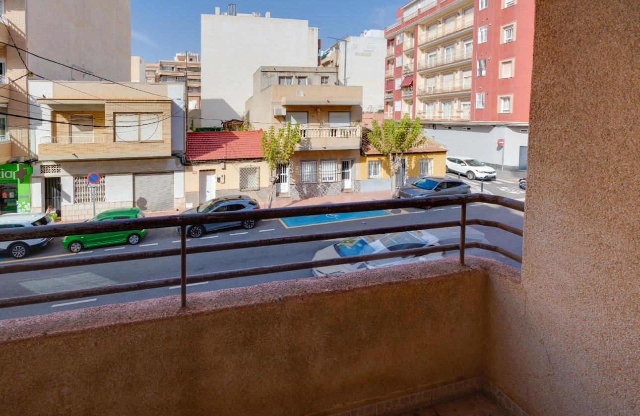 Reventa - Apartamento / piso -
Torrevieja - Centro - Muelle Pesquero