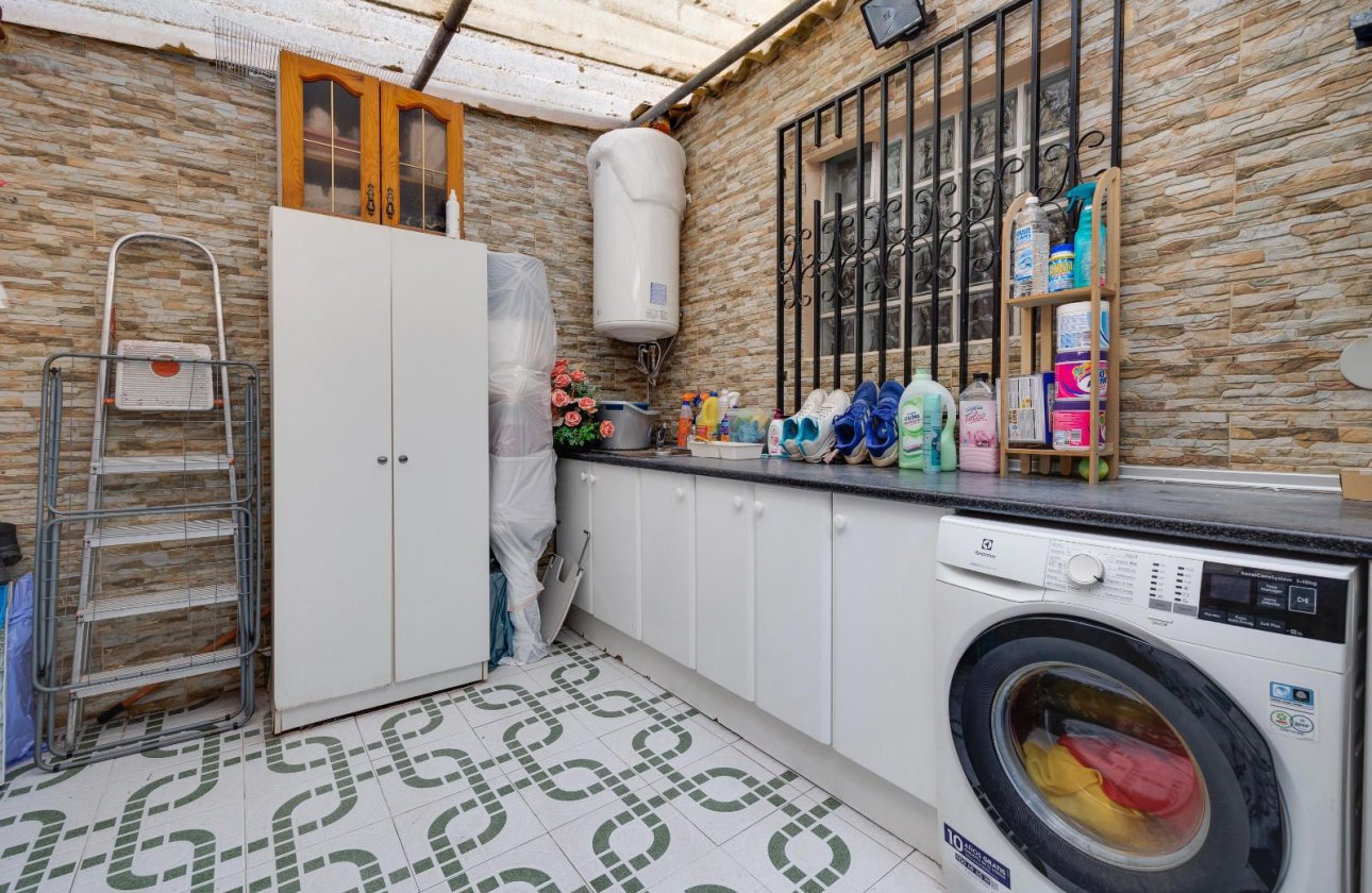 Reventa - Apartamento / piso -
Torrevieja - Centro - Muelle Pesquero