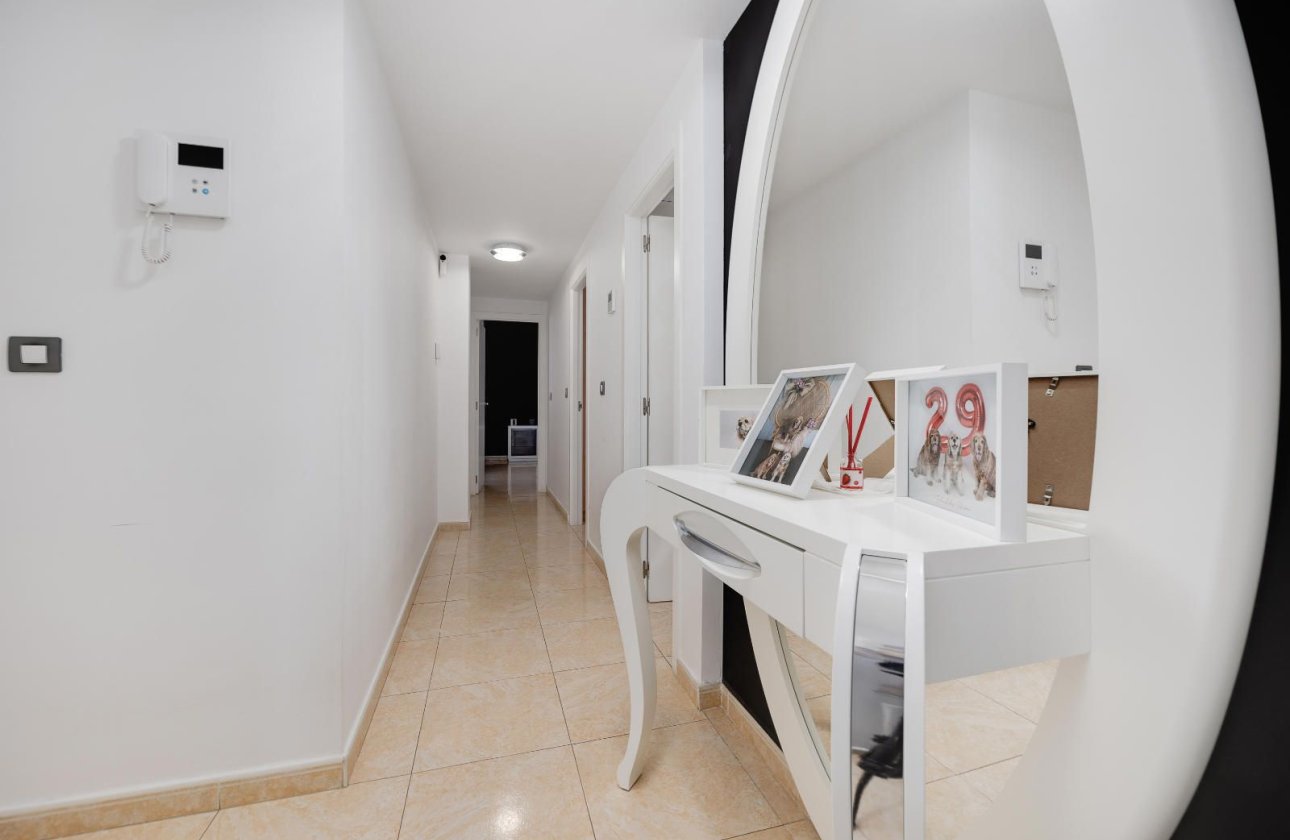 Reventa - Apartamento / piso -
Torrevieja - Centro - Muelle Pesquero