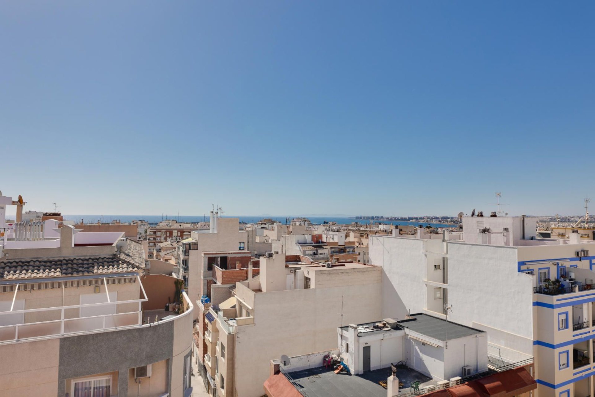 Reventa - Apartamento / piso -
Torrevieja - Centro - Muelle Pesquero