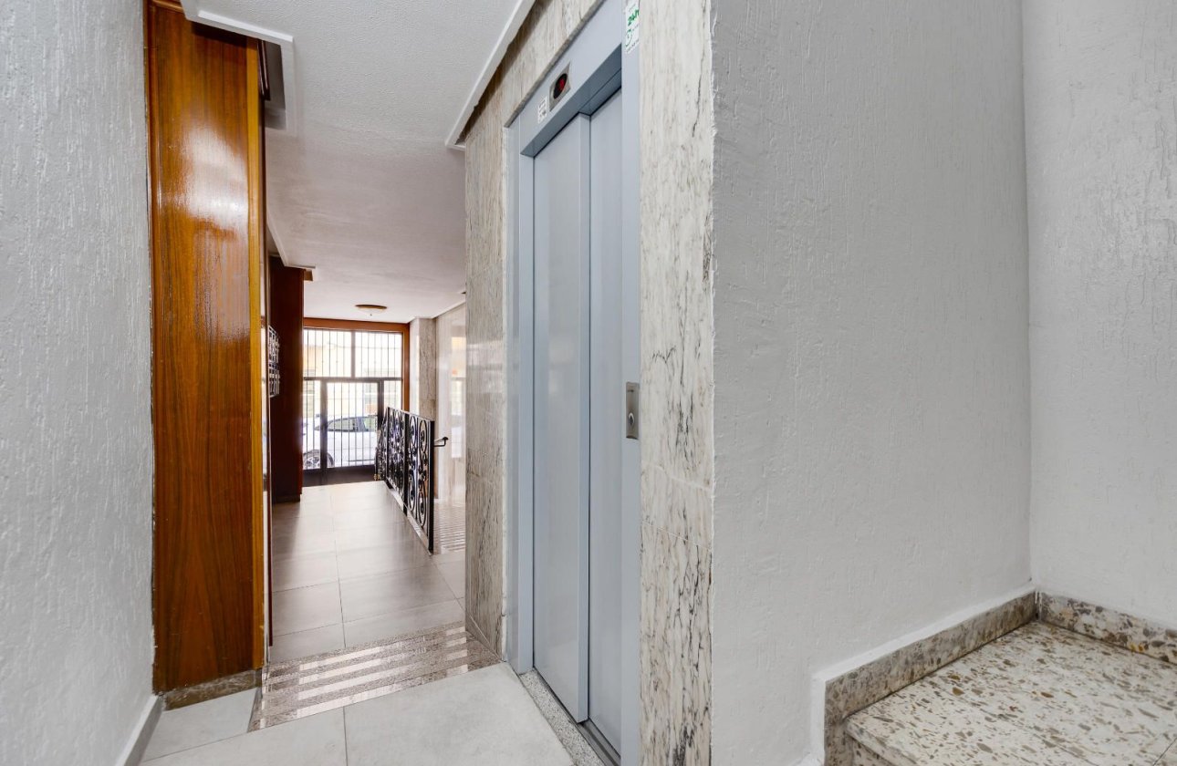 Reventa - Apartamento / piso -
Torrevieja - Centro