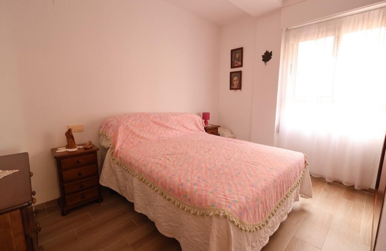 Reventa - Apartamento / piso -
Torrevieja - La Mata pueblo