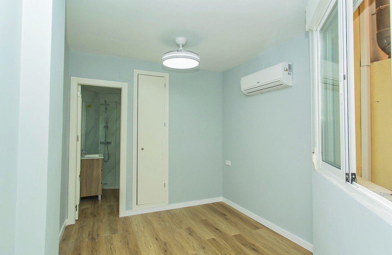 Reventa - Apartamento / piso -
Torrevieja - La Mata