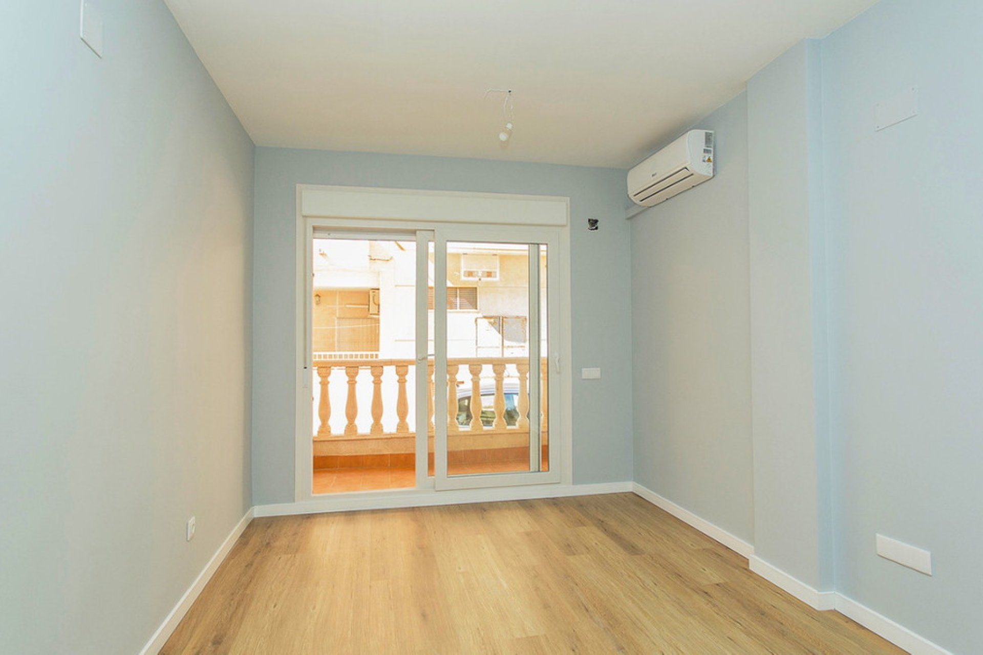 Reventa - Apartamento / piso -
Torrevieja - La Mata