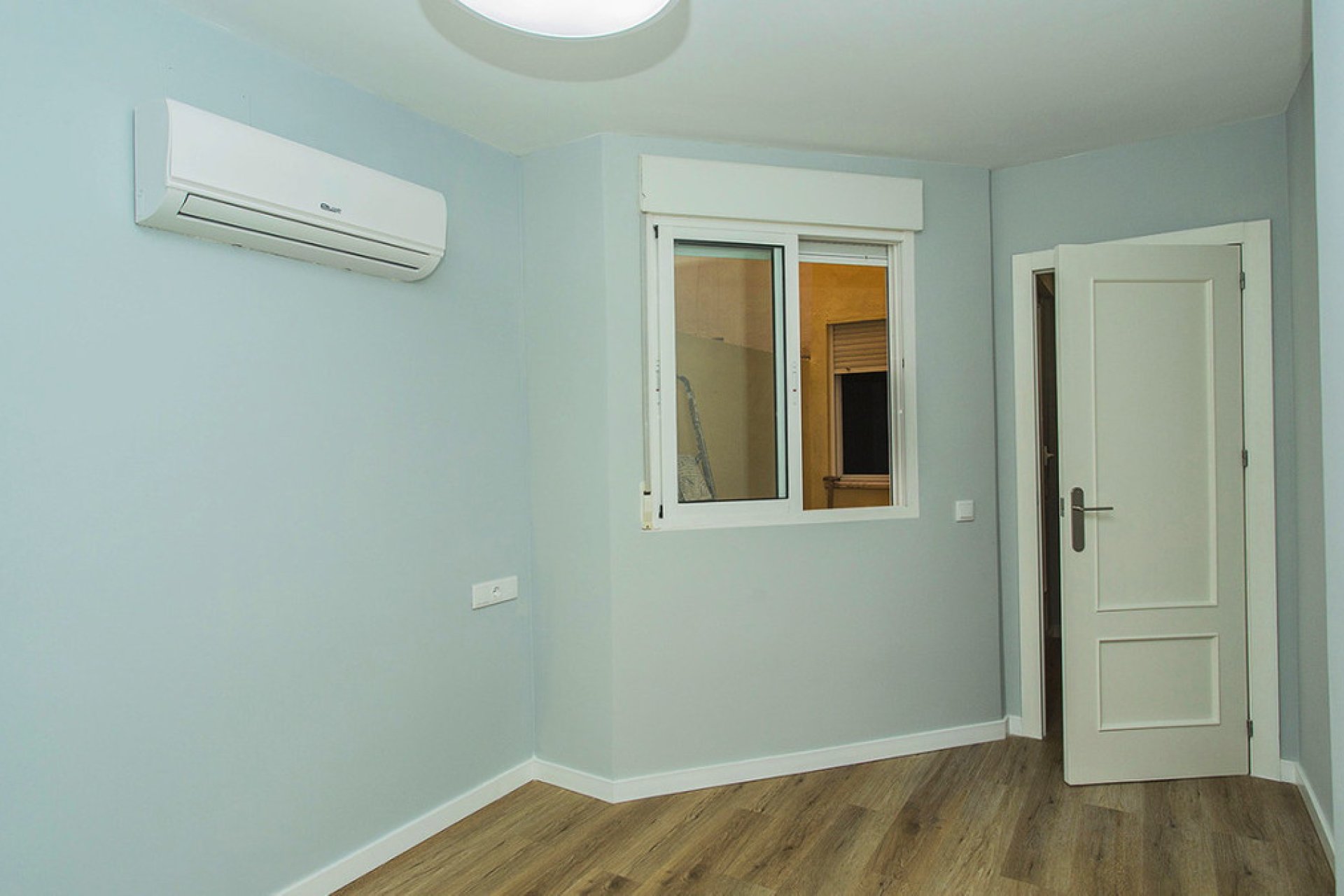 Reventa - Apartamento / piso -
Torrevieja - La Mata