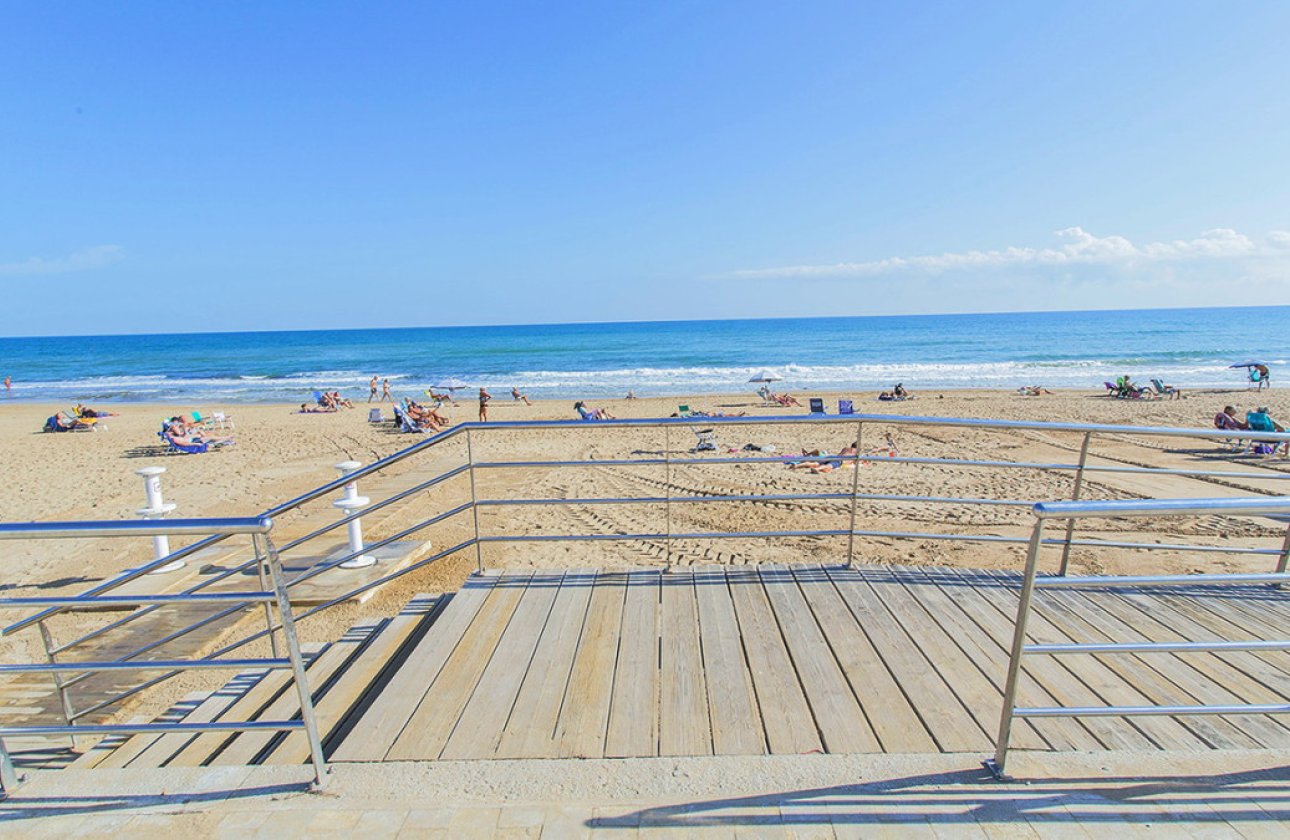 Reventa - Apartamento / piso -
Torrevieja - La Mata