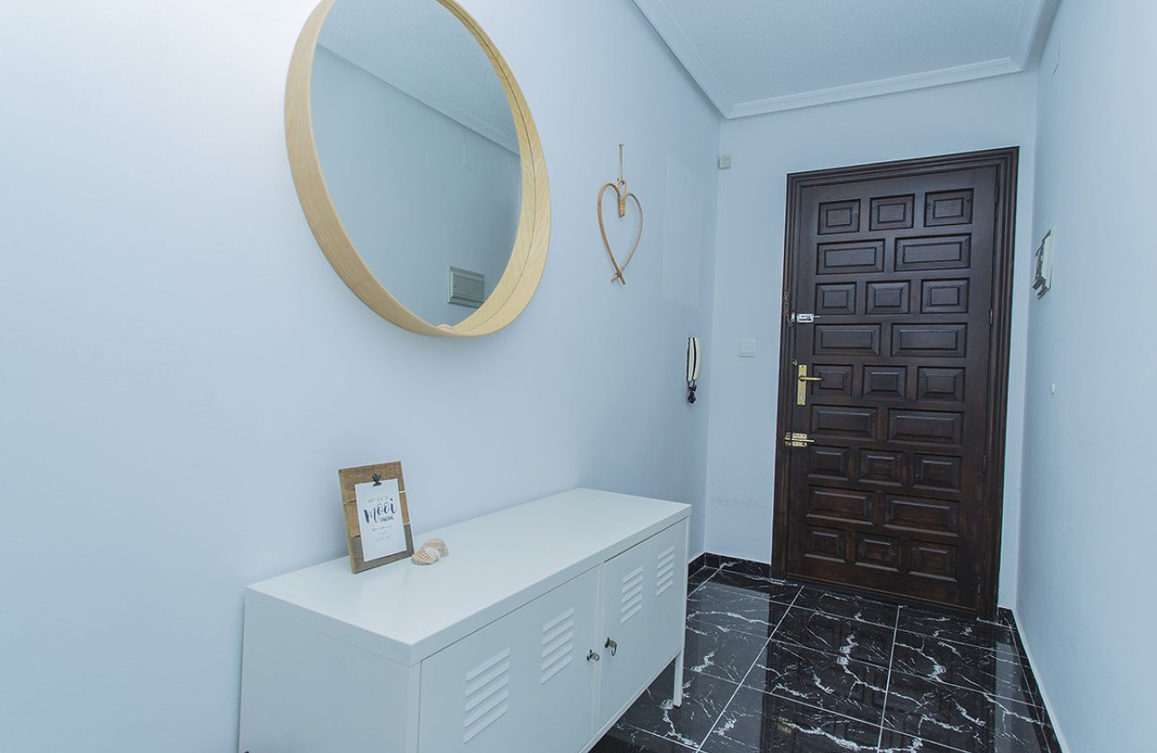 Reventa - Apartamento / piso -
Torrevieja - La Mata