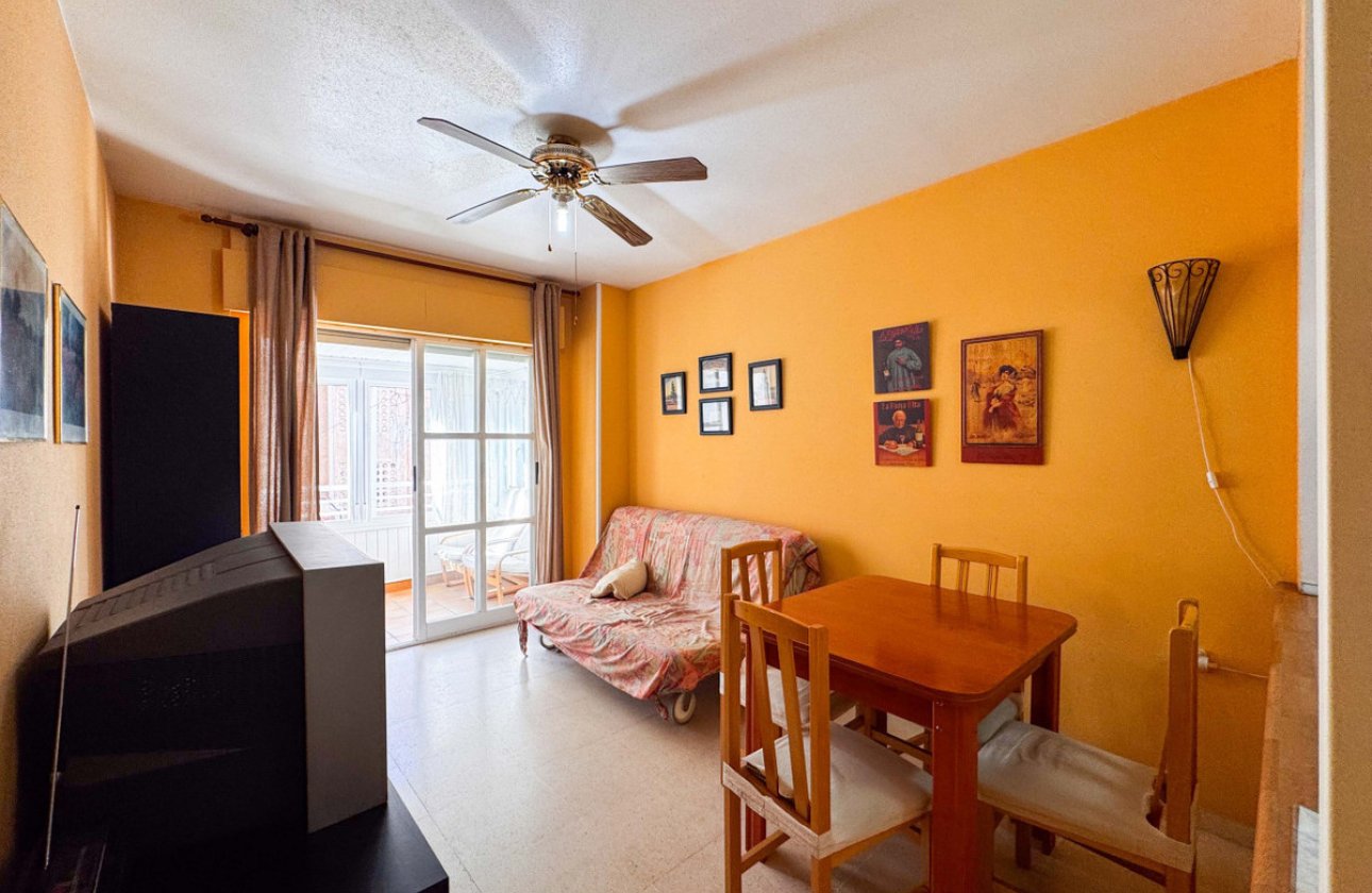 Reventa - Apartamento / piso -
Torrevieja - La Mata