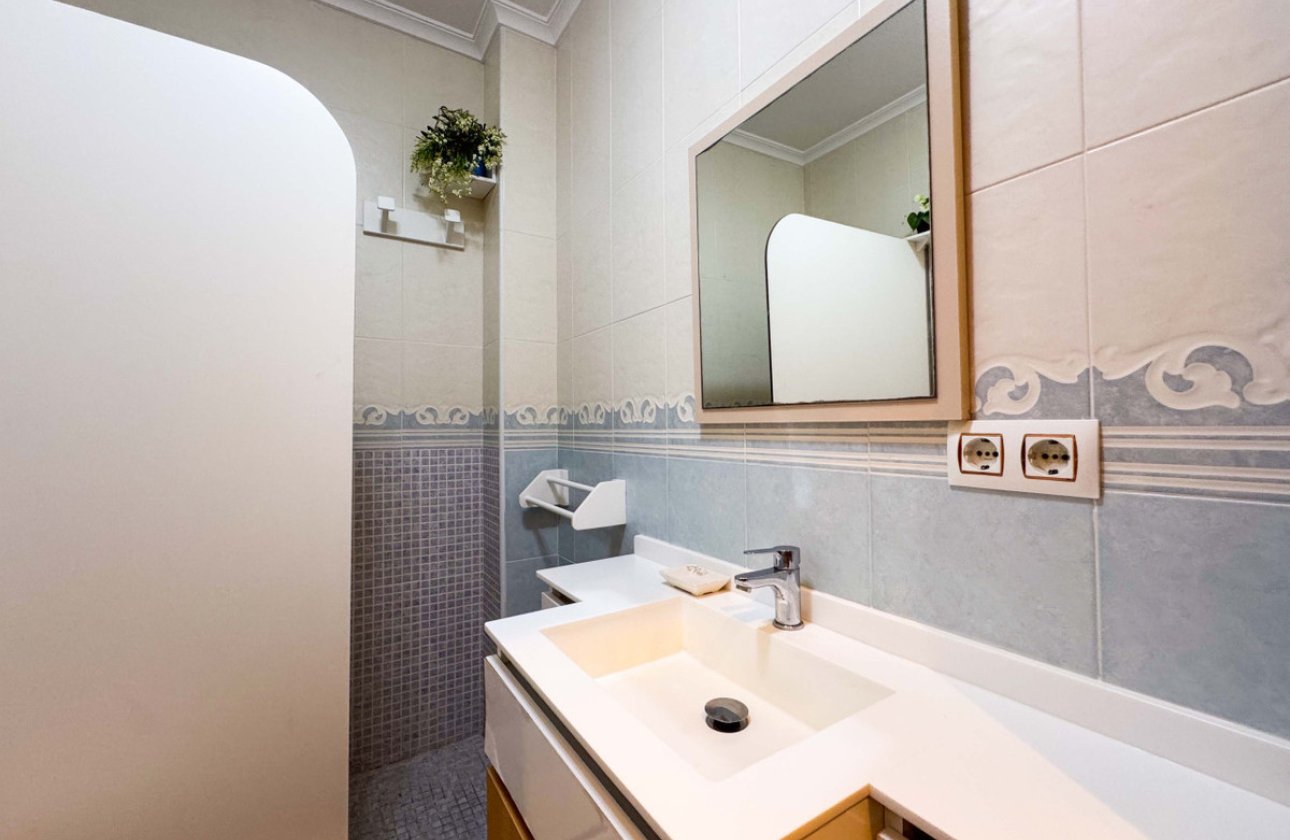 Reventa - Apartamento / piso -
Torrevieja - La Mata