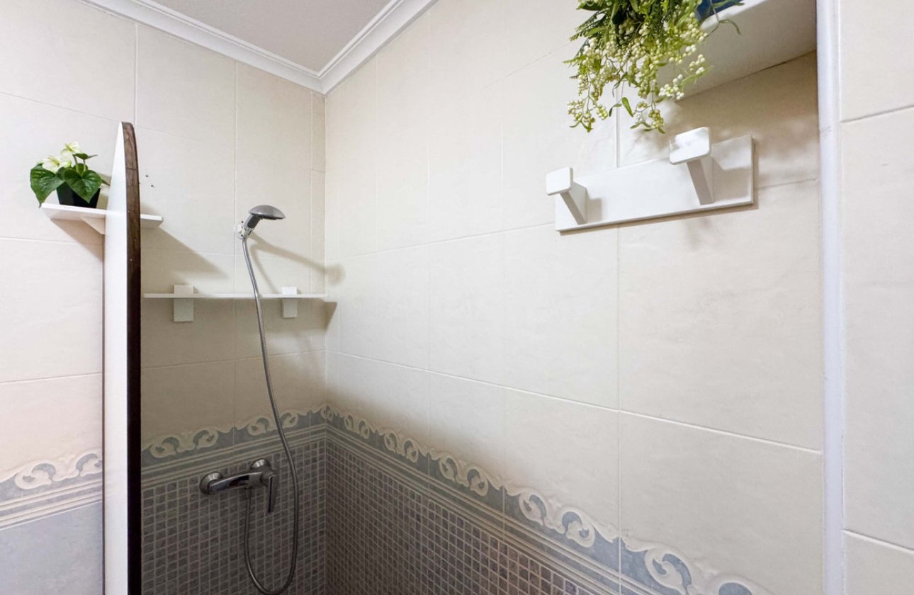 Reventa - Apartamento / piso -
Torrevieja - La Mata