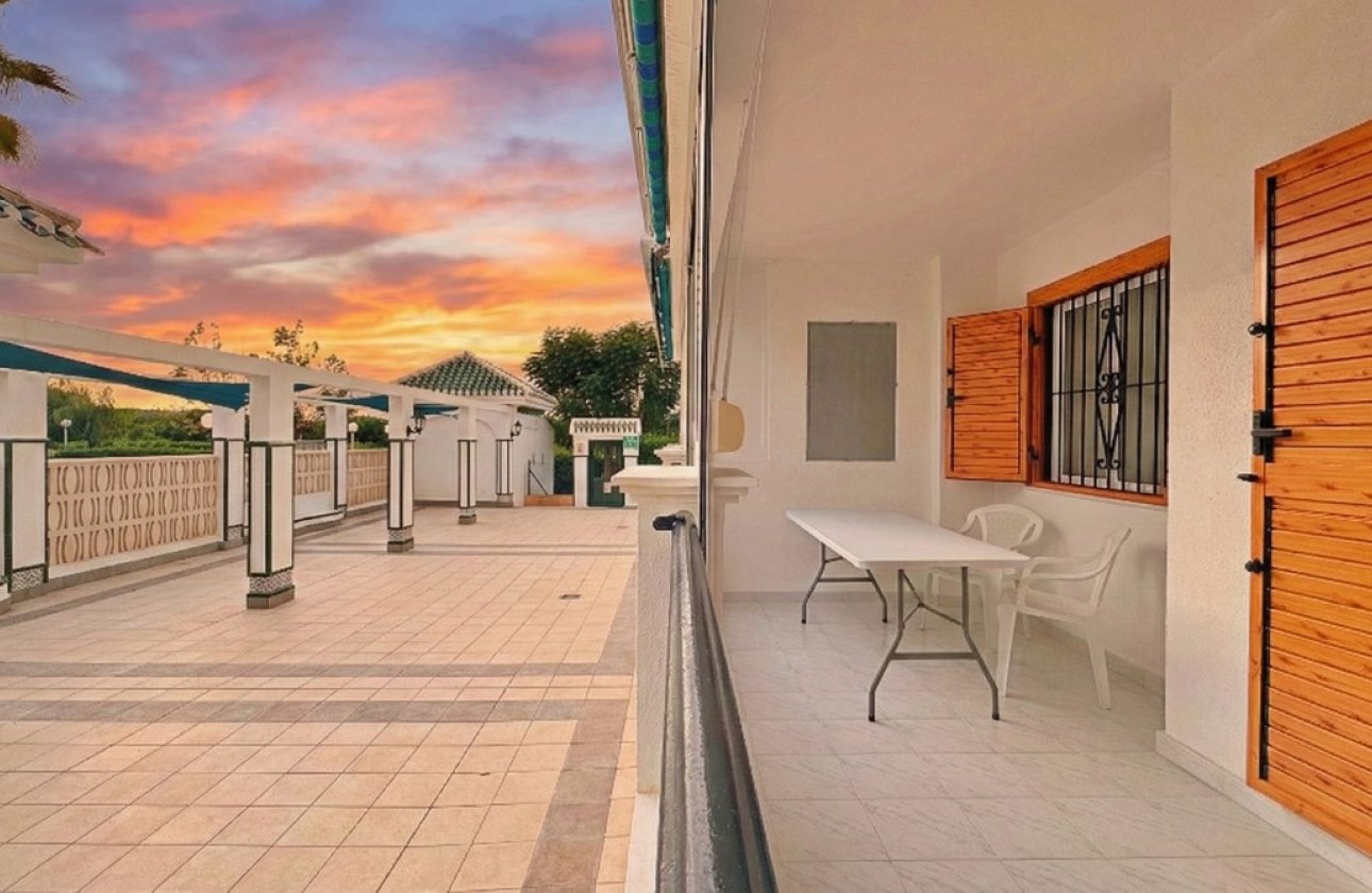 Reventa - Apartamento / piso -
Torrevieja - La Mata