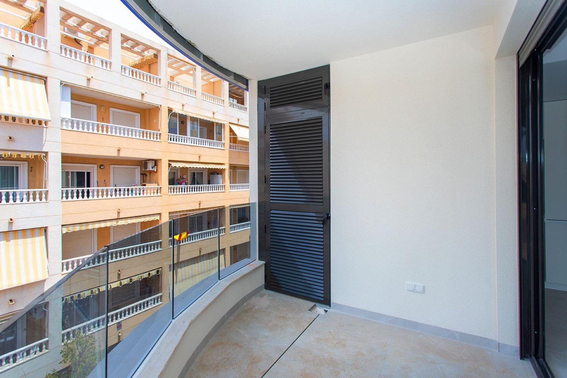 Reventa - Apartamento / piso -
Torrevieja - Paseo maritimo