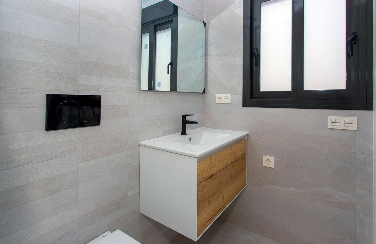 Reventa - Apartamento / piso -
Torrevieja - Paseo maritimo