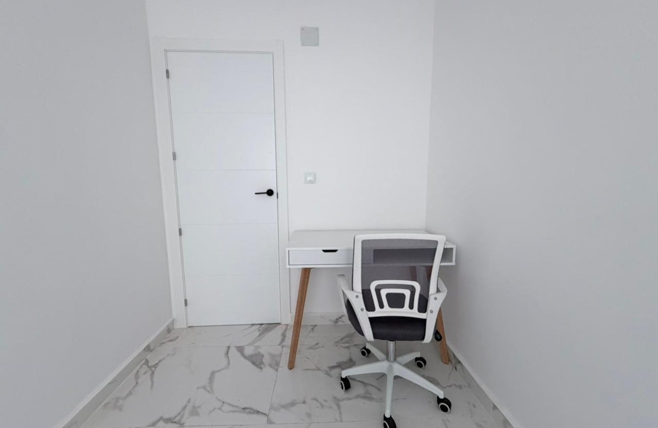 Reventa - Apartamento / piso -
Torrevieja - Playa del Cura