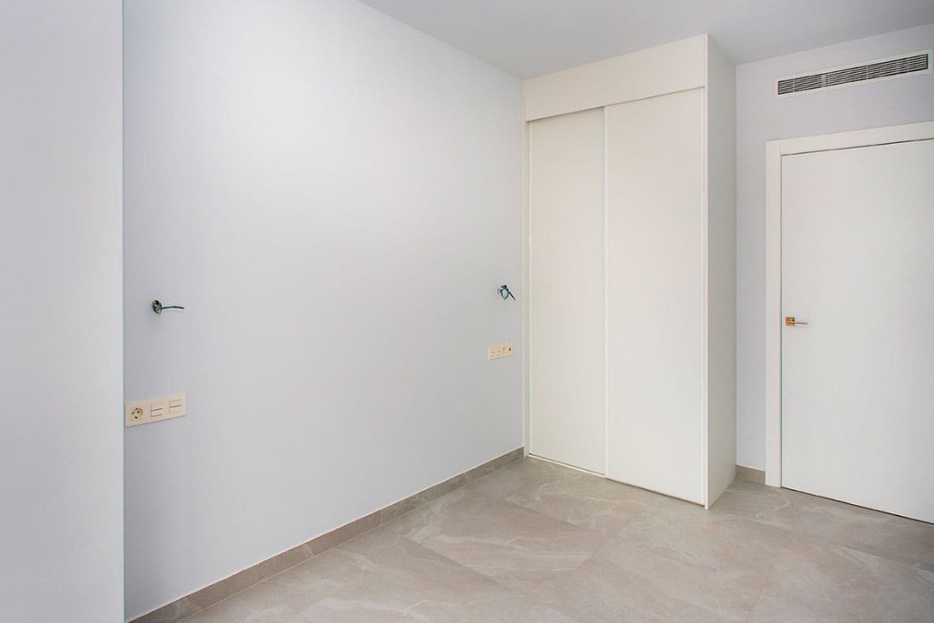 Reventa - Apartamento / piso -
Torrevieja - Playa del Cura