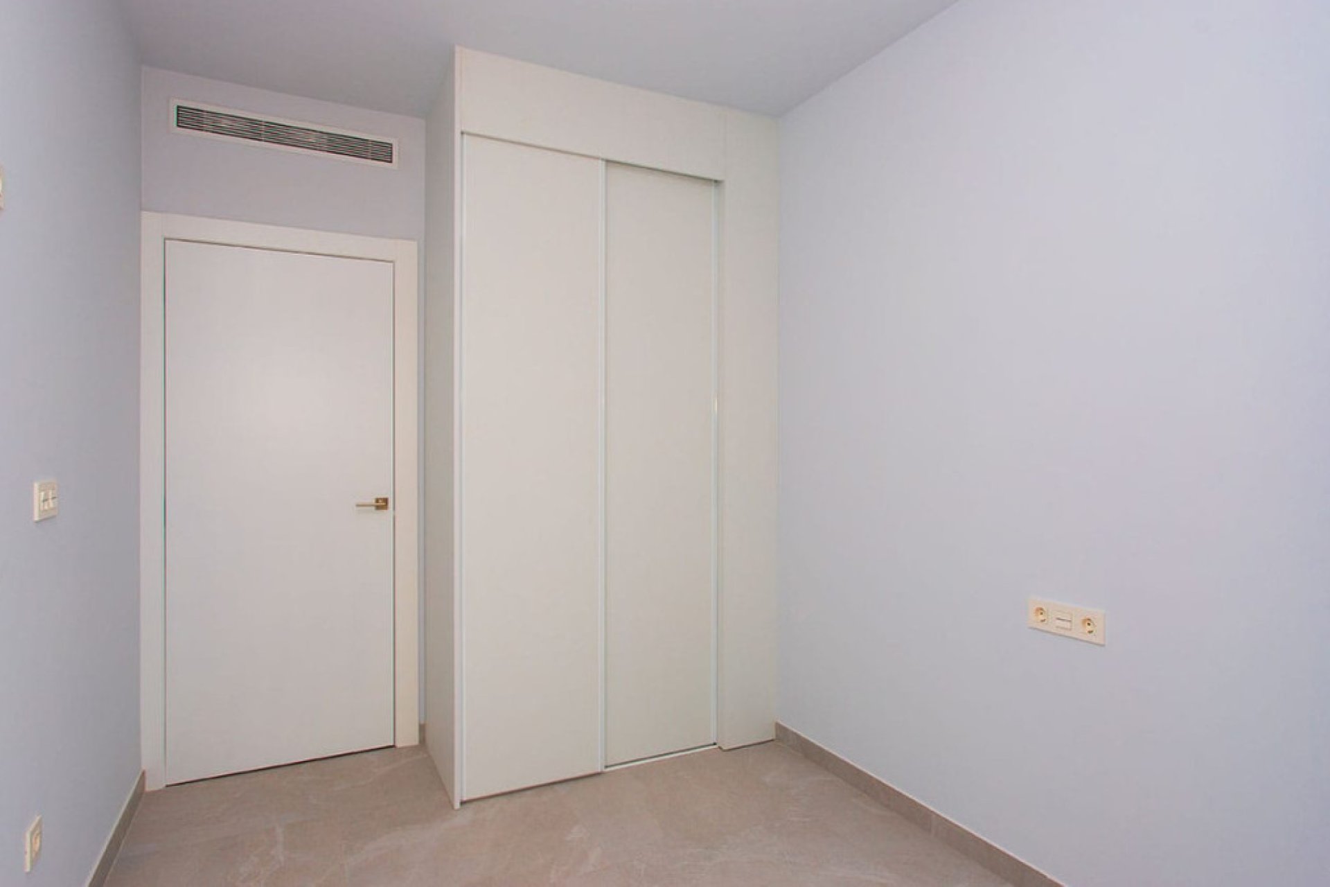 Reventa - Apartamento / piso -
Torrevieja - Playa del Cura