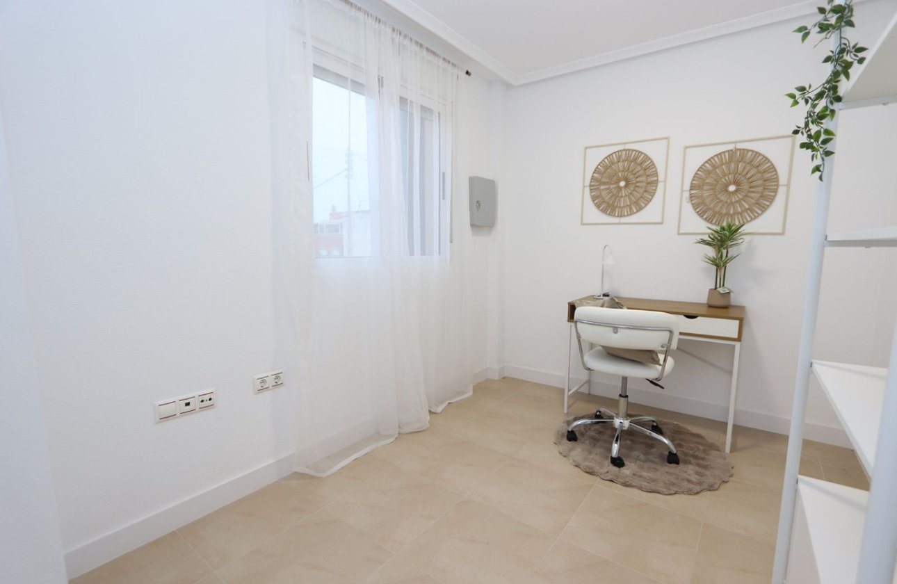 Reventa - Apartamento / piso -
Torrevieja - Torrevieja Centro