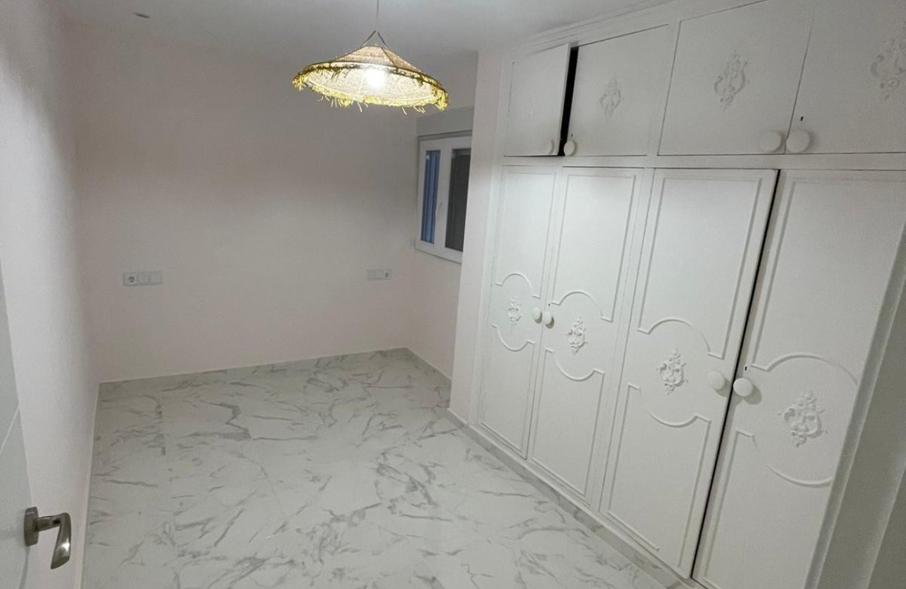 Reventa - Apartamento / piso -
Torrevieja - Torrevieja Centro