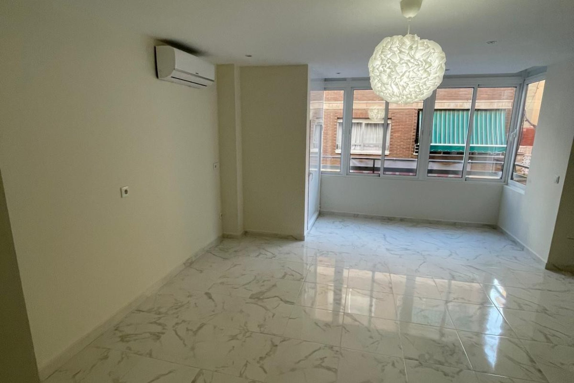 Reventa - Apartamento / piso -
Torrevieja - Torrevieja Centro