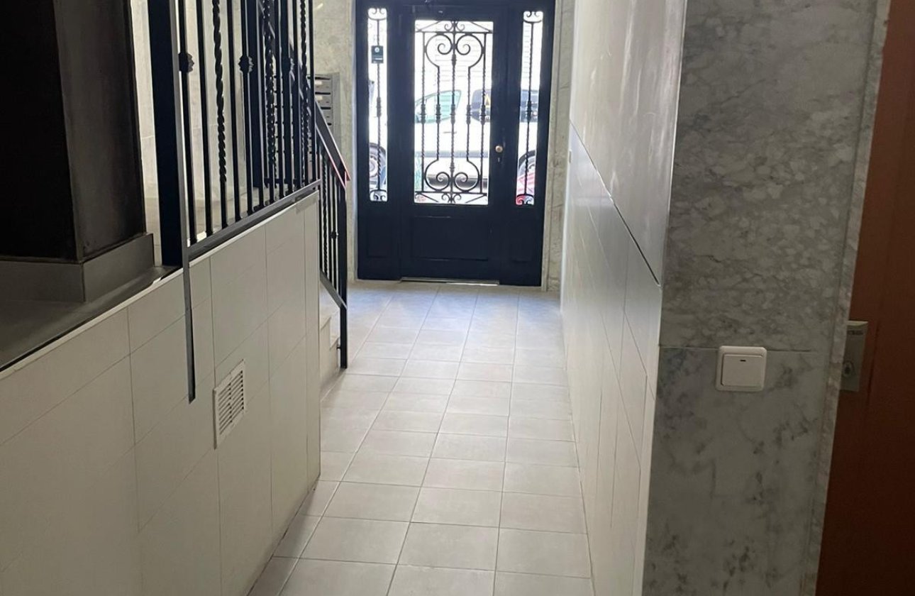 Reventa - Apartamento / piso -
Torrevieja - Torrevieja Centro