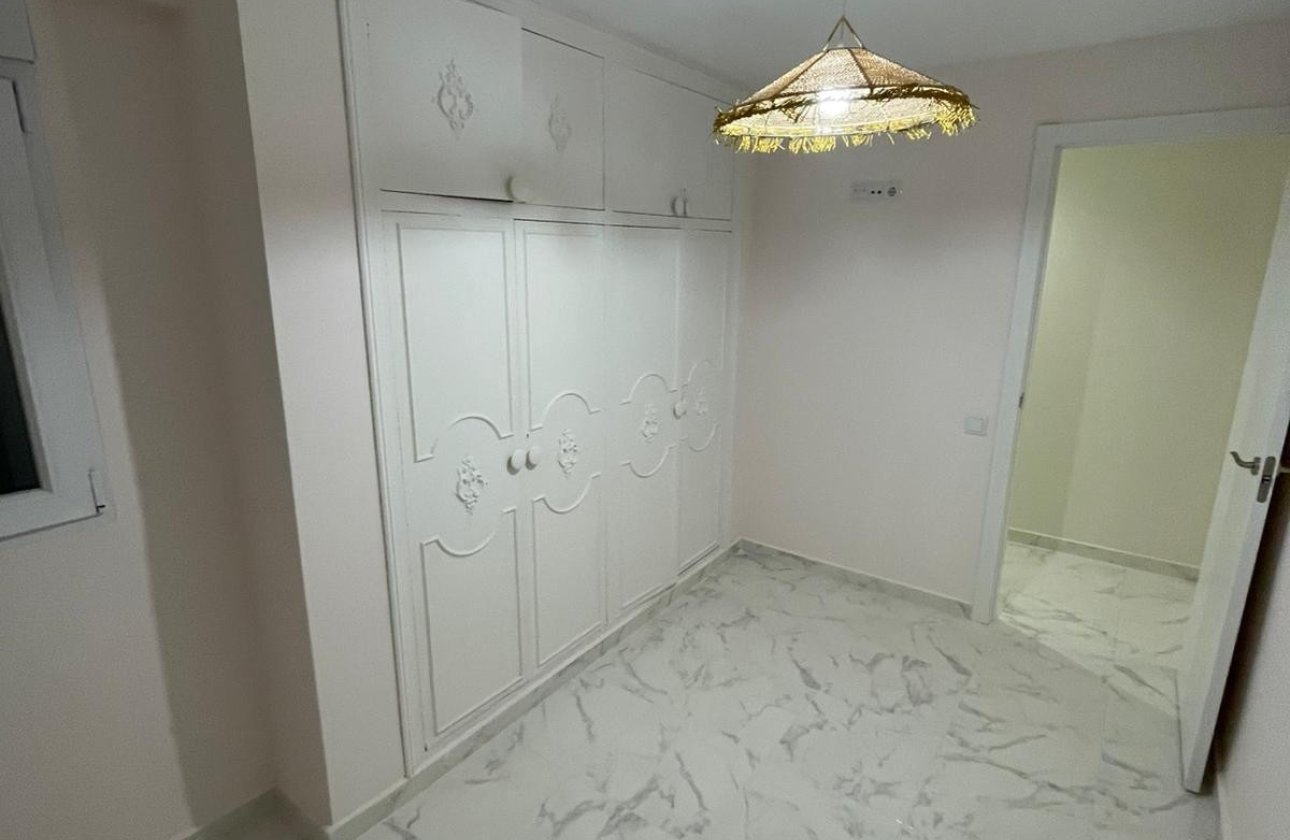 Reventa - Apartamento / piso -
Torrevieja - Torrevieja Centro