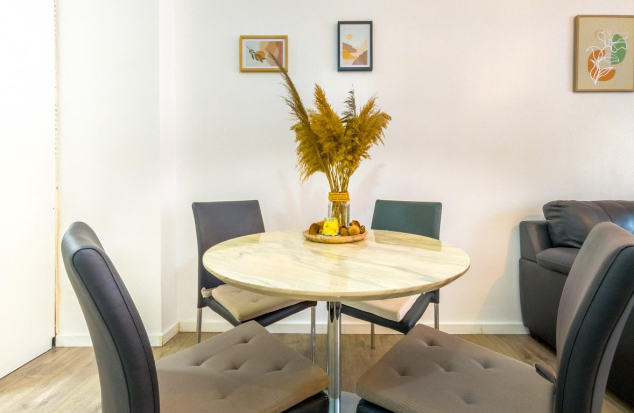 Reventa - Apartamento / piso -
Torrevieja - Torrevieja Centro