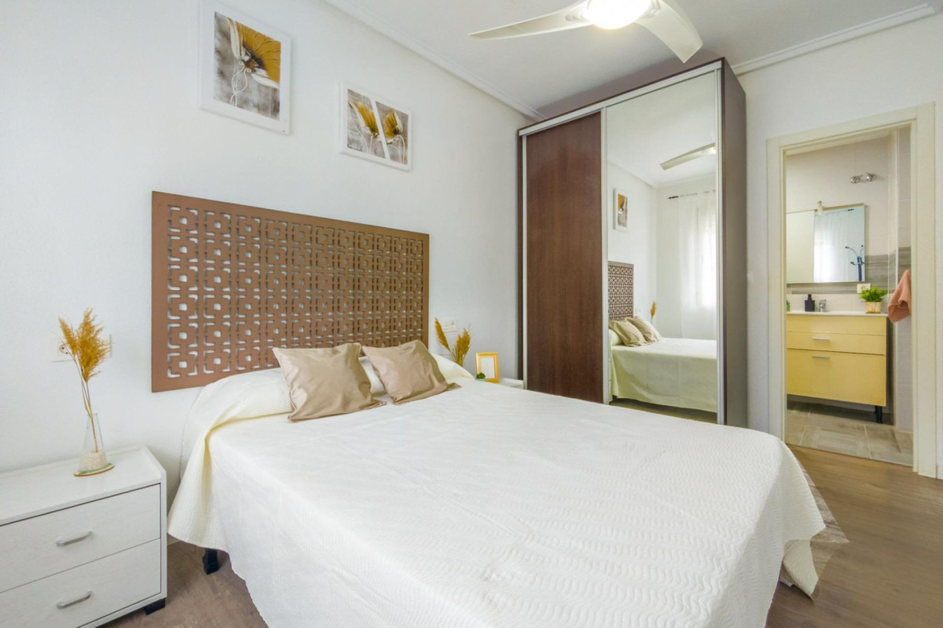 Reventa - Apartamento / piso -
Torrevieja - Torrevieja Centro