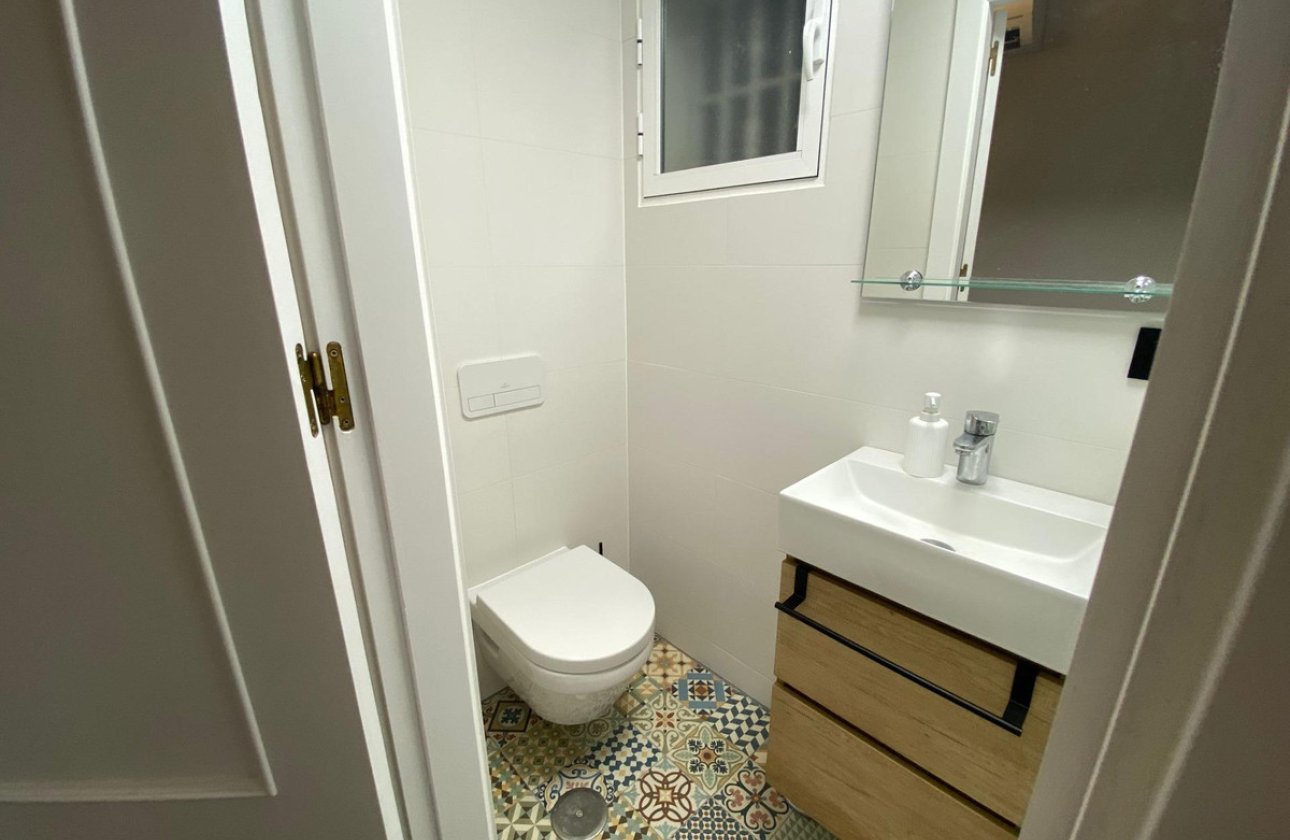 Reventa - Apartamento / piso -
Torrevieja - Torrevieja Centro