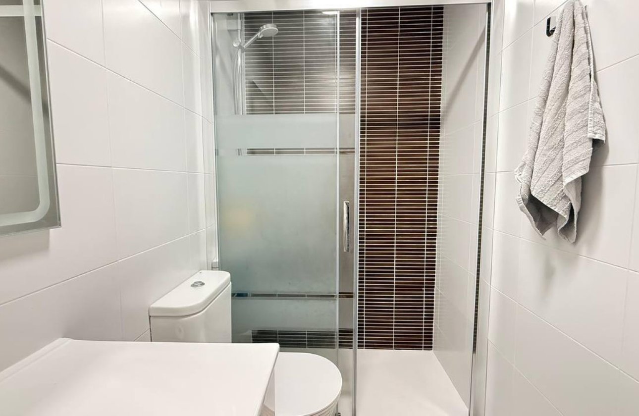 Reventa - Apartamento / piso -
Torrevieja - Torrevieja Centro