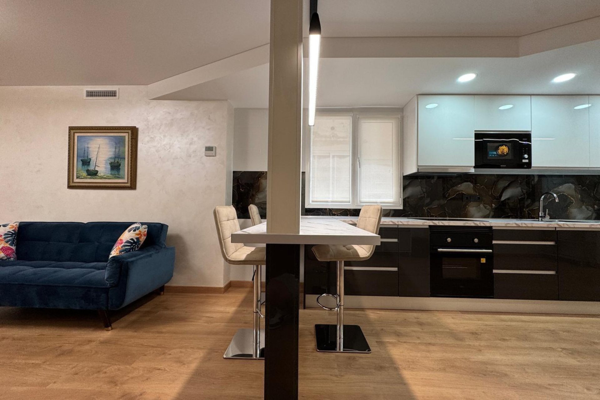 Reventa - Apartamento / piso -
Torrevieja - Torrevieja Centro