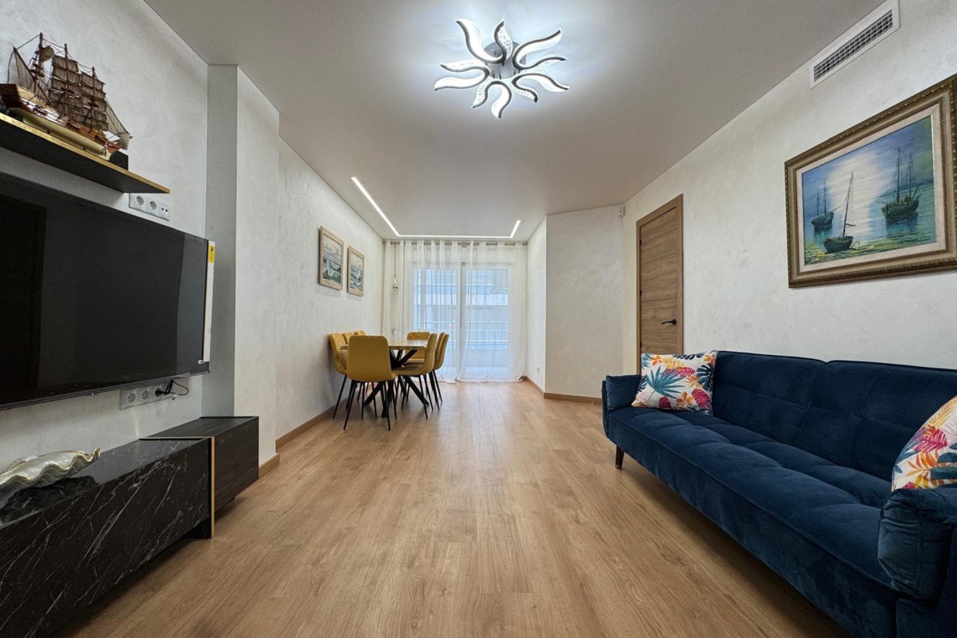 Reventa - Apartamento / piso -
Torrevieja - Torrevieja Centro