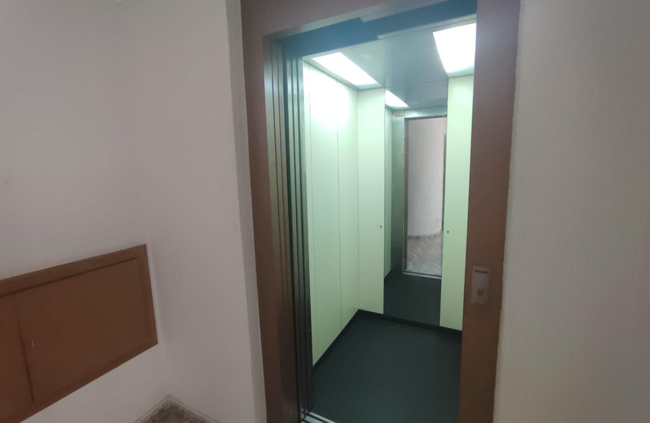 Reventa - Apartamento / piso -
Torrevieja - Torrevieja Centro