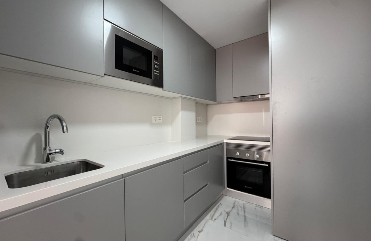 Reventa - Apartamento / piso -
Torrevieja - Torrevieja Centro