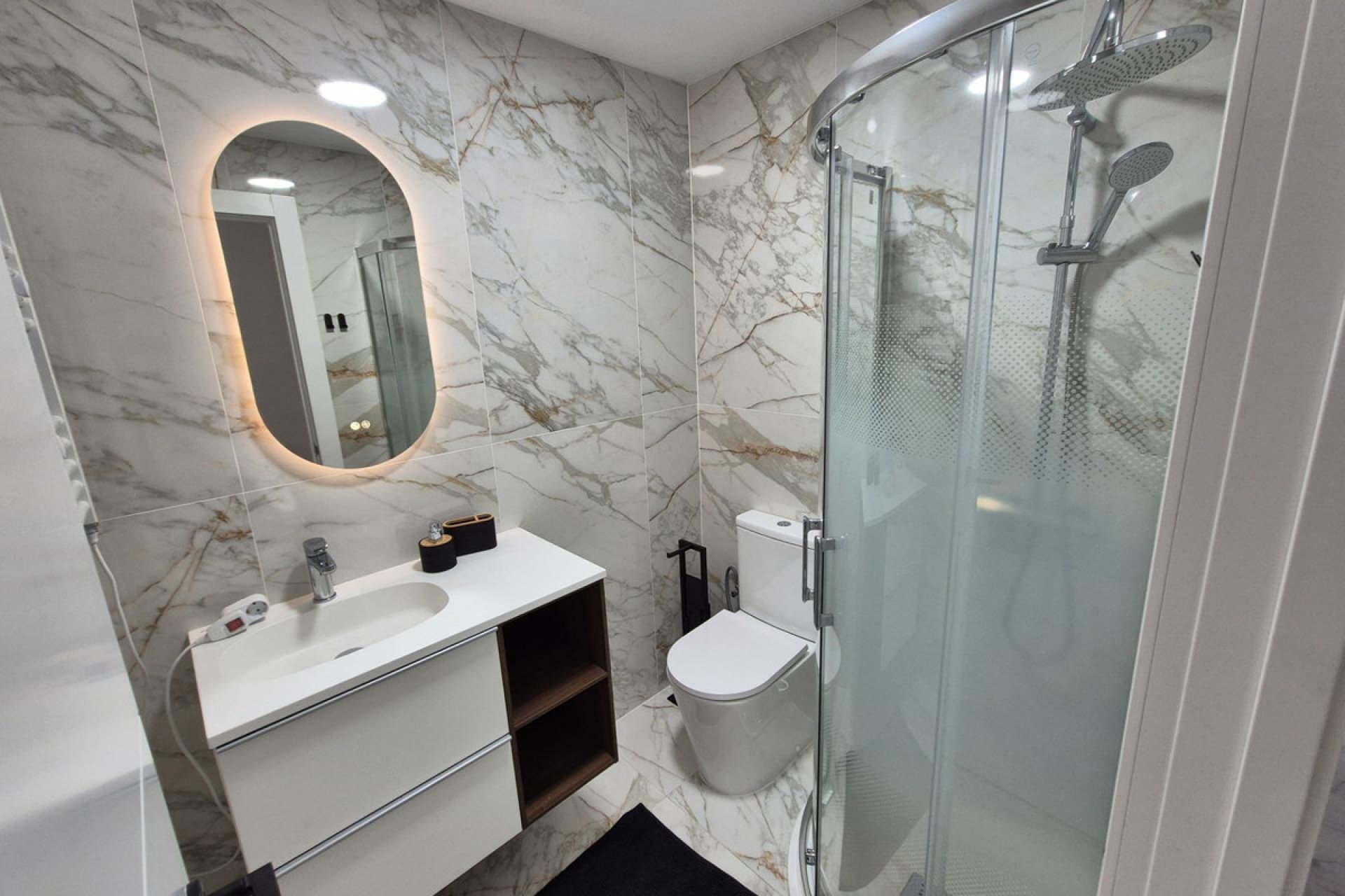 Reventa - Apartamento / piso -
Torrevieja - Torrevieja Centro