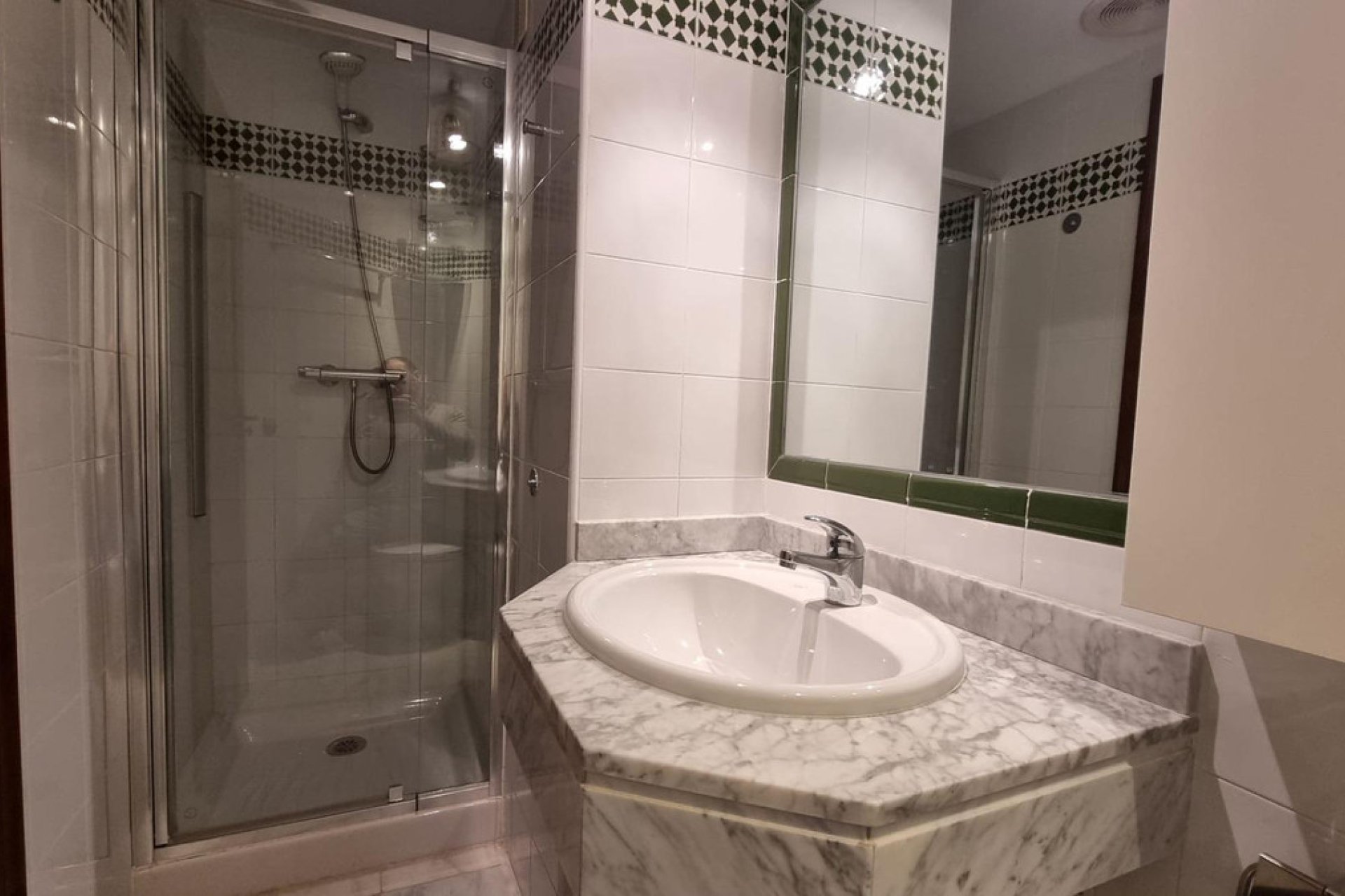 Reventa - Apartamento / piso -
Torrevieja - Torrevieja Centro