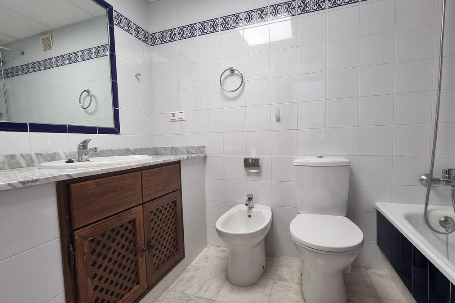 Reventa - Apartamento / piso -
Torrevieja - Torrevieja Centro