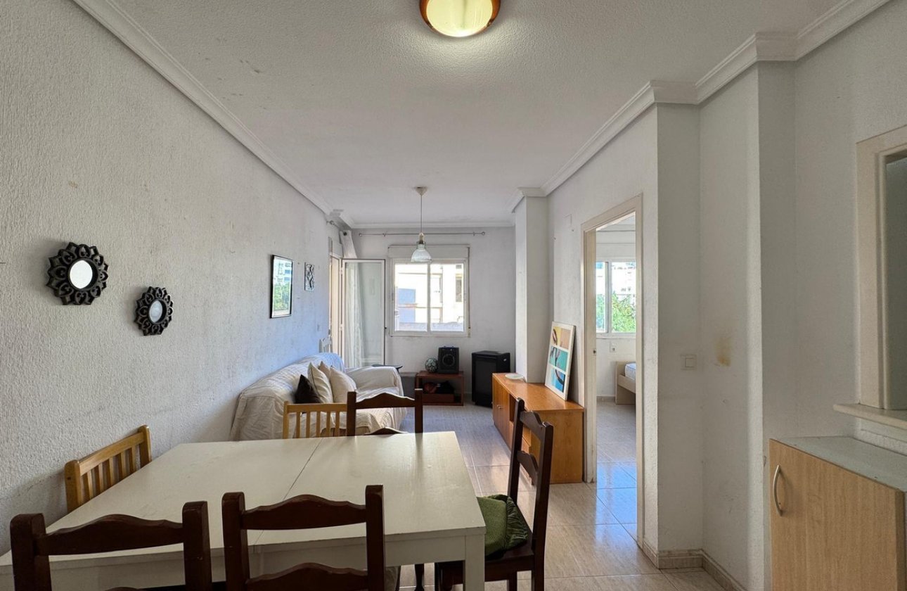 Reventa - Apartamento / piso -
Torrevieja - Torrevieja Centro