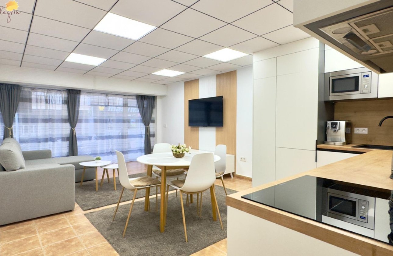 Reventa - Apartamento / piso -
Torrevieja - Torrevieja Centro