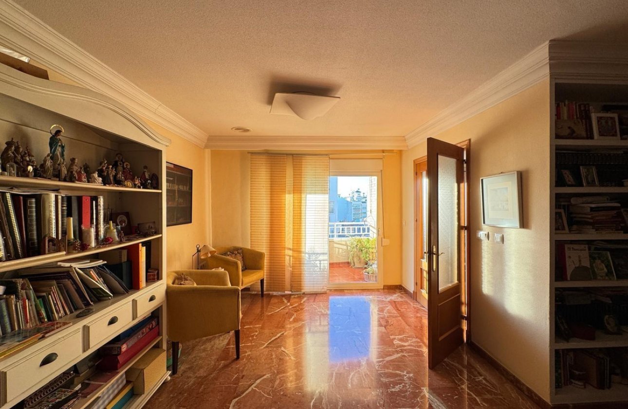 Reventa - Apartamento / piso -
Torrevieja - Torrevieja Centro