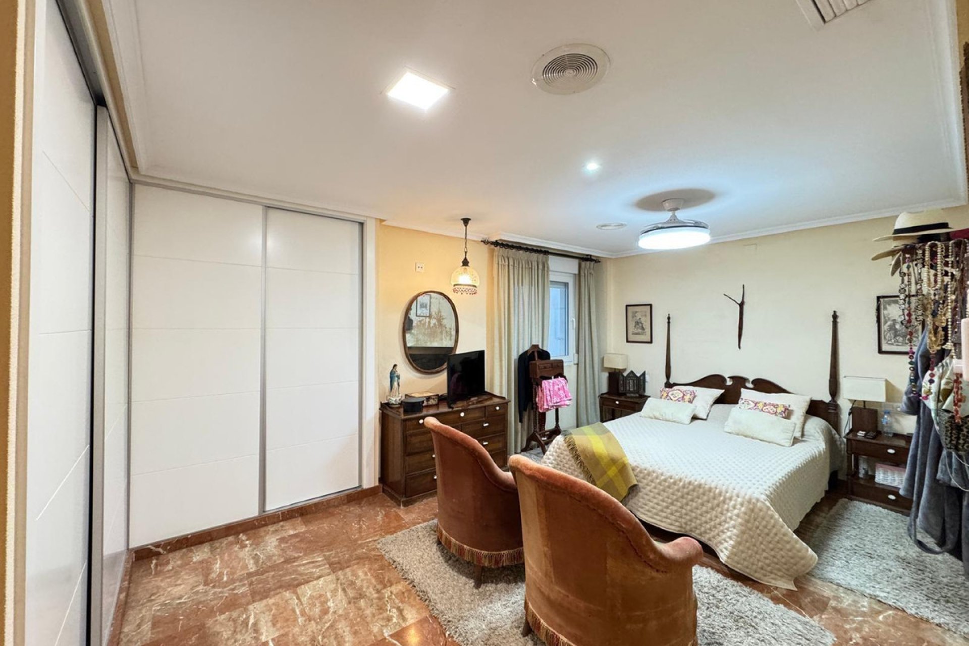 Reventa - Apartamento / piso -
Torrevieja - Torrevieja Centro