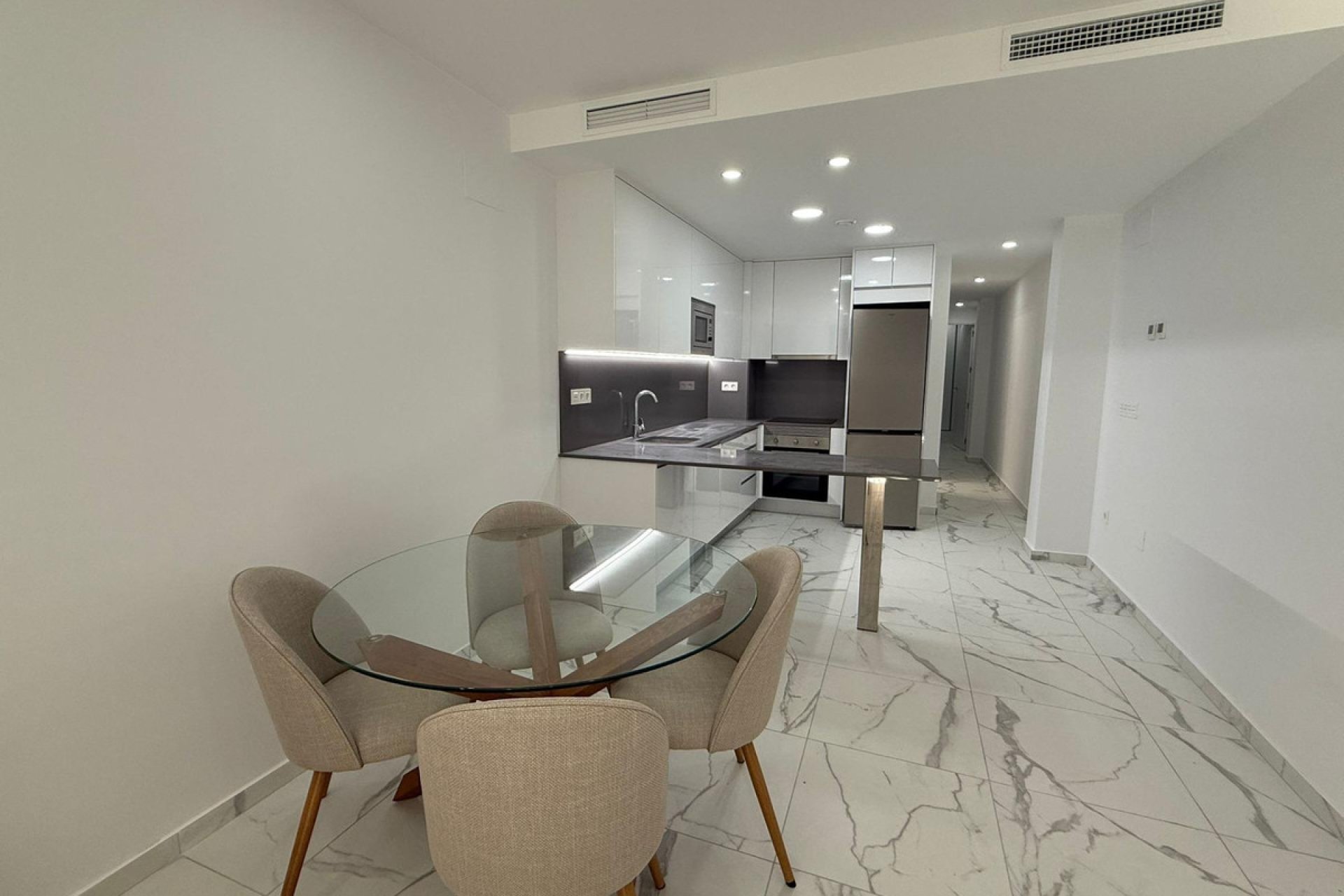 Reventa - Apartamento / piso -
Torrevieja - Torrevieja Centro