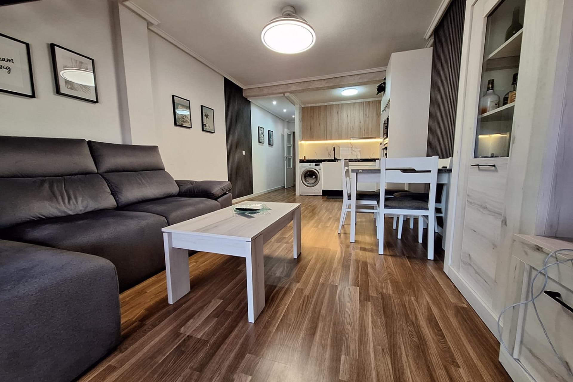 Reventa - Apartamento / piso -
Torrevieja - Torrevieja Centro