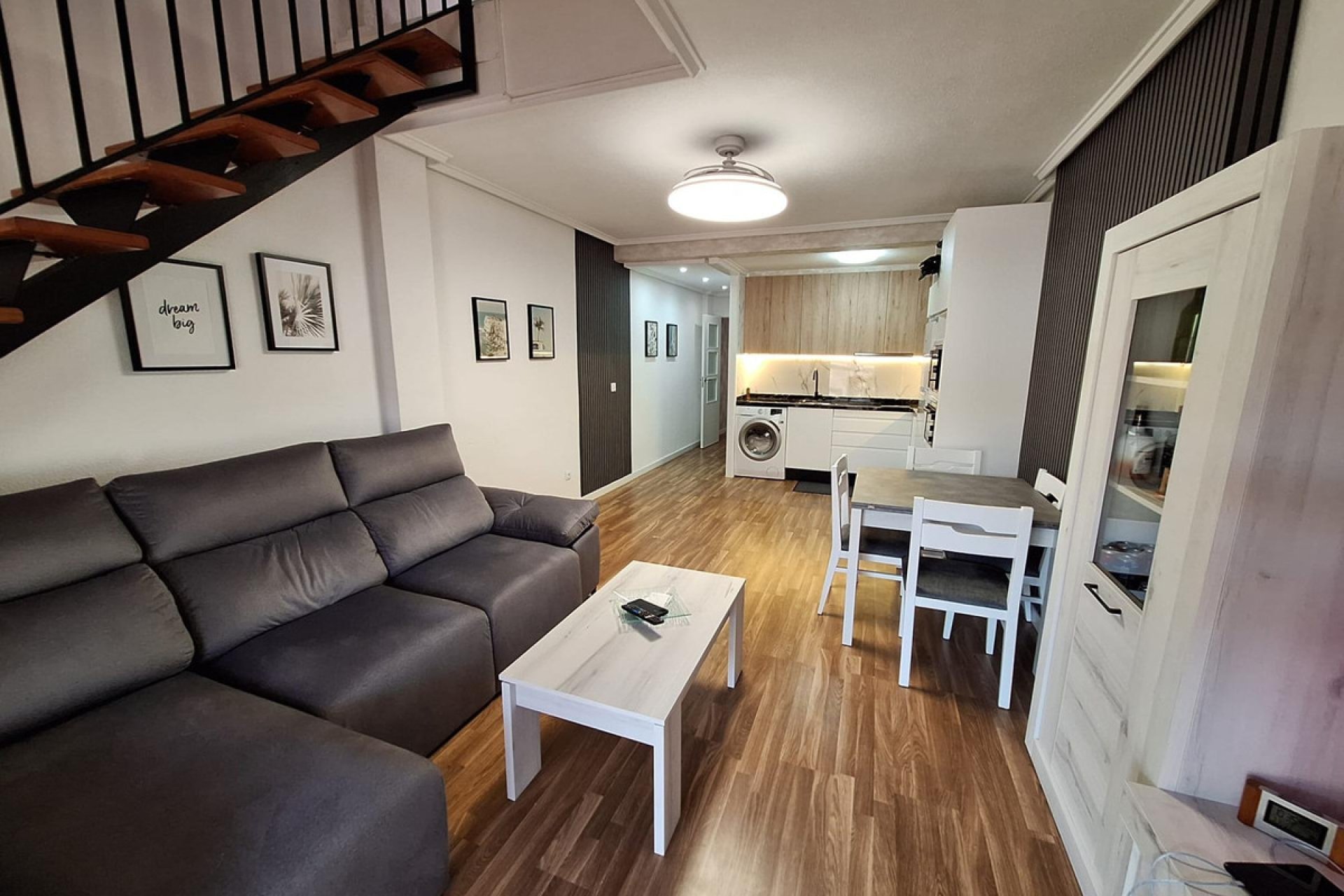 Reventa - Apartamento / piso -
Torrevieja - Torrevieja Centro