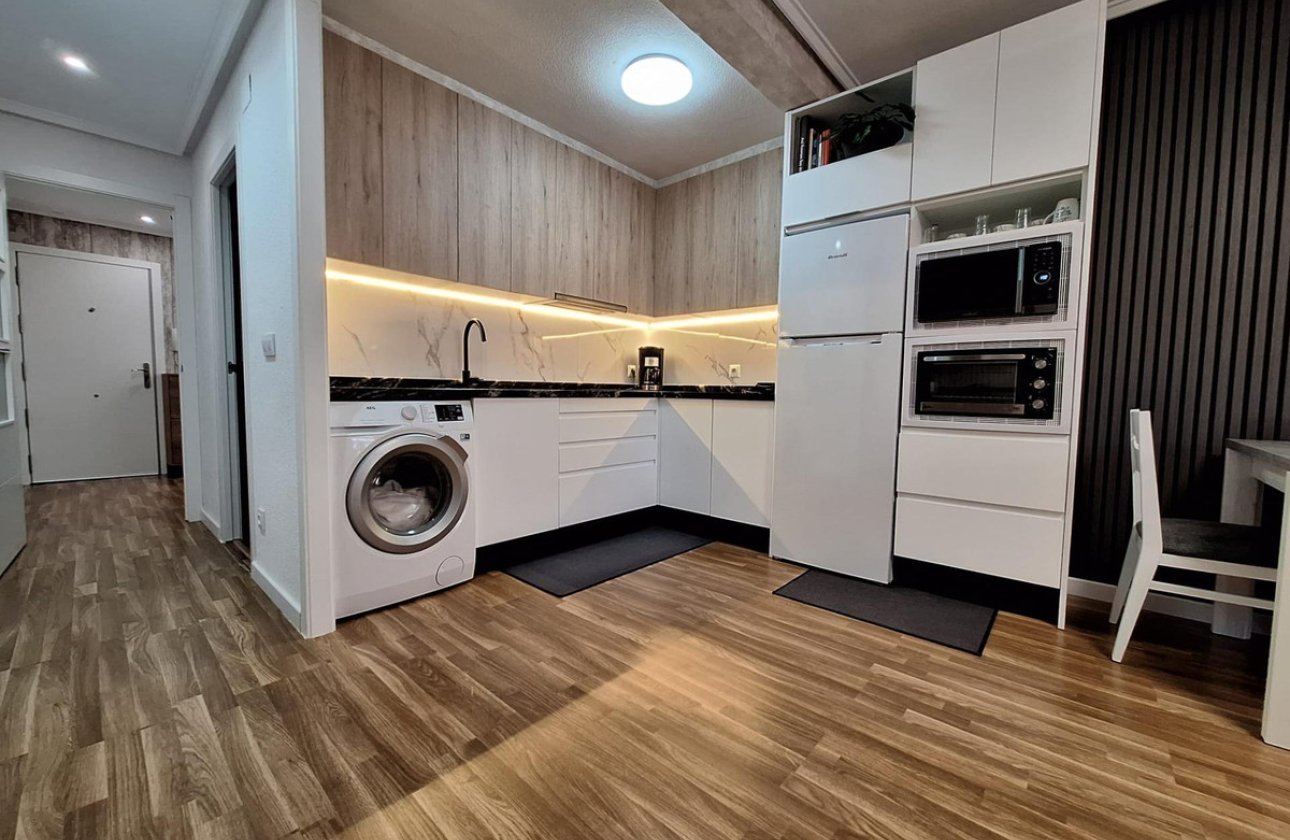 Reventa - Apartamento / piso -
Torrevieja - Torrevieja Centro