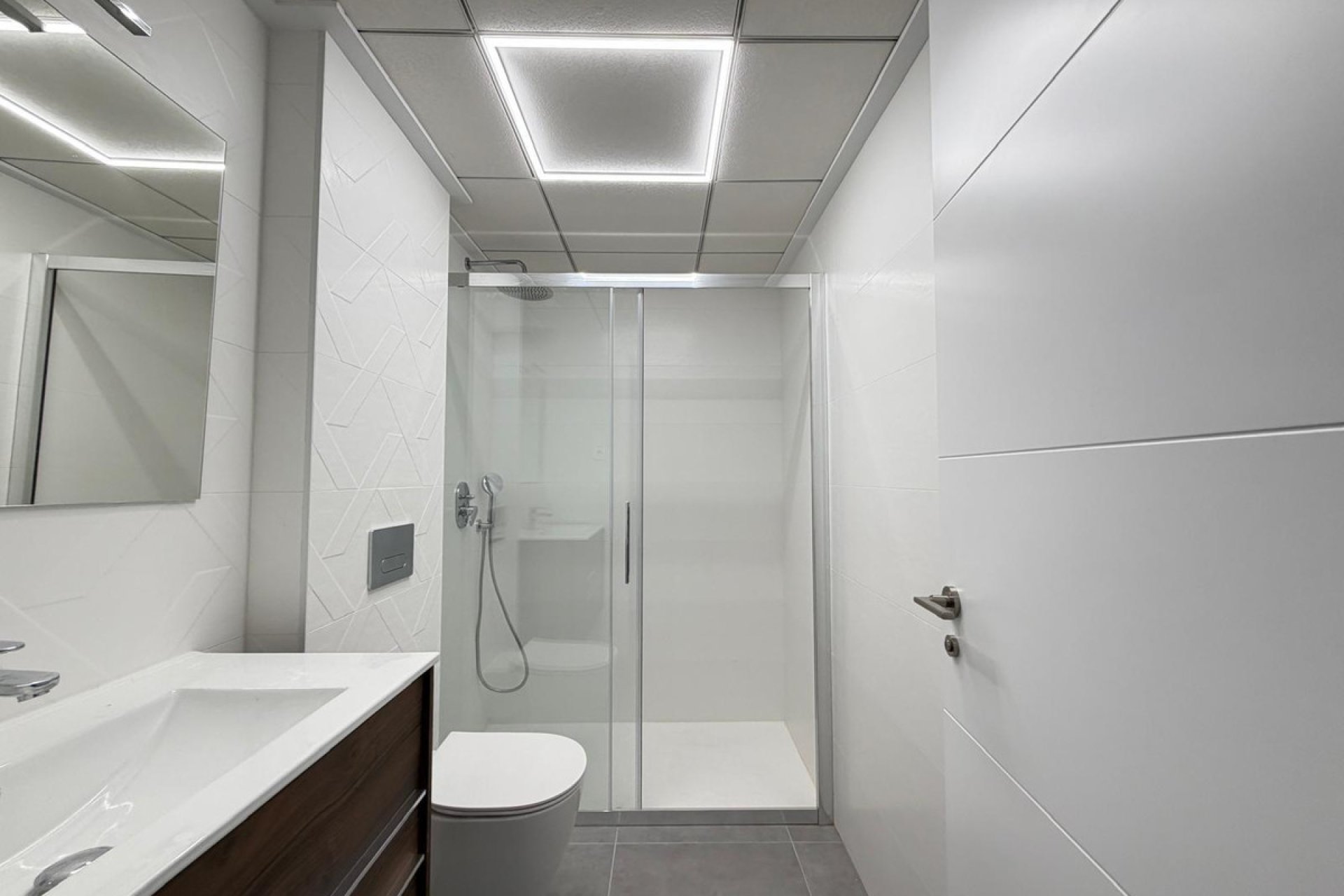 Reventa - Apartamento / piso -
Torrevieja - Torrevieja Centro