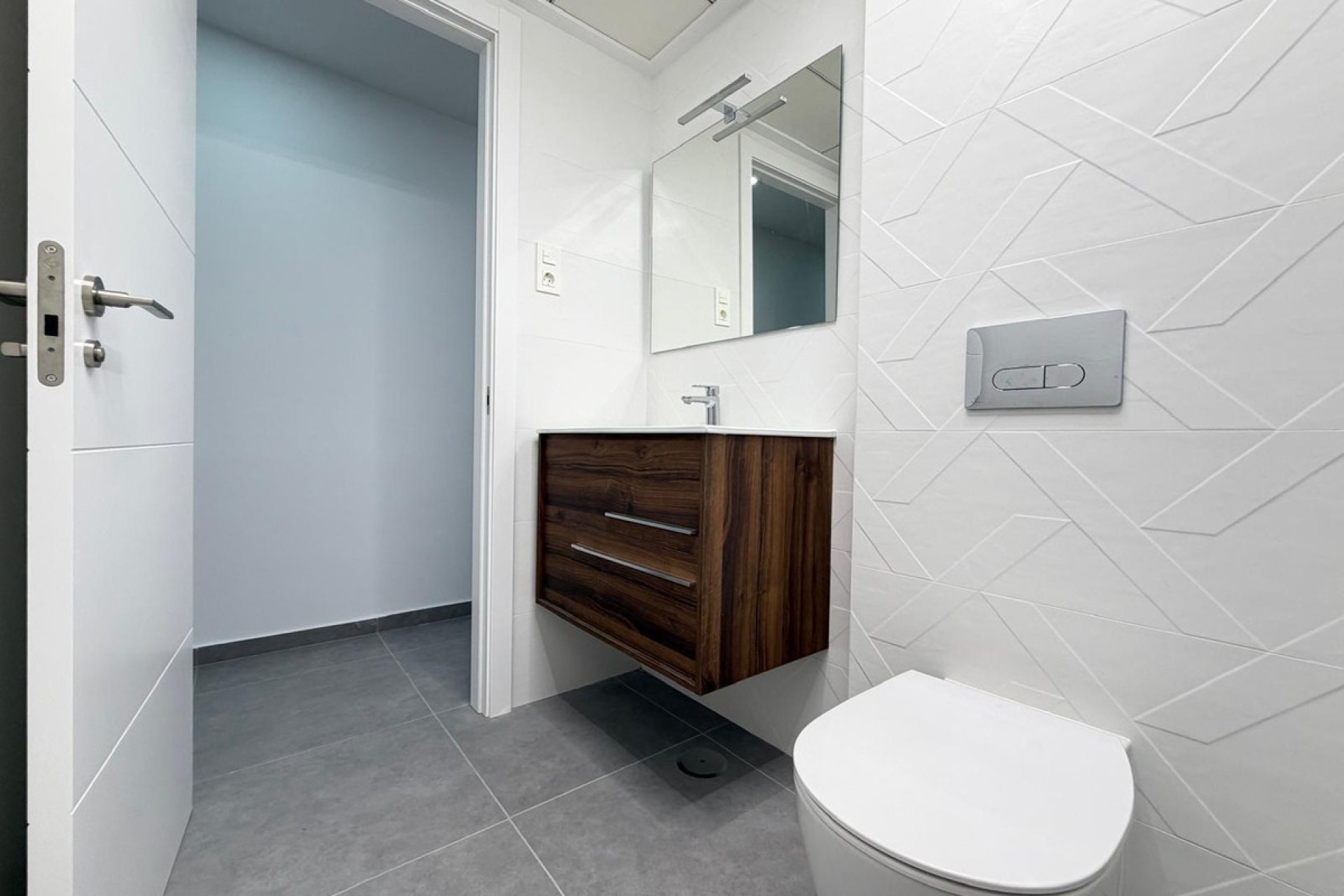 Reventa - Apartamento / piso -
Torrevieja - Torrevieja Centro