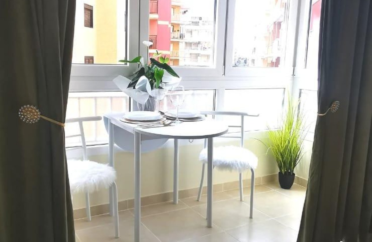 Reventa - Apartamento / piso -
Torrevieja - Torrevieja Centro