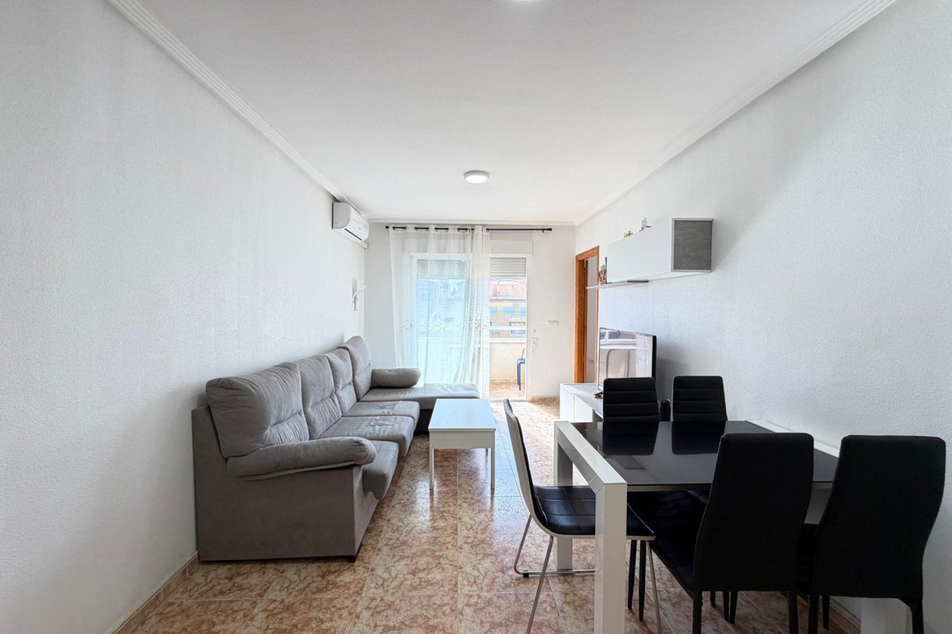 Reventa - Apartamento / piso -
Torrevieja - Torrevieja Centro