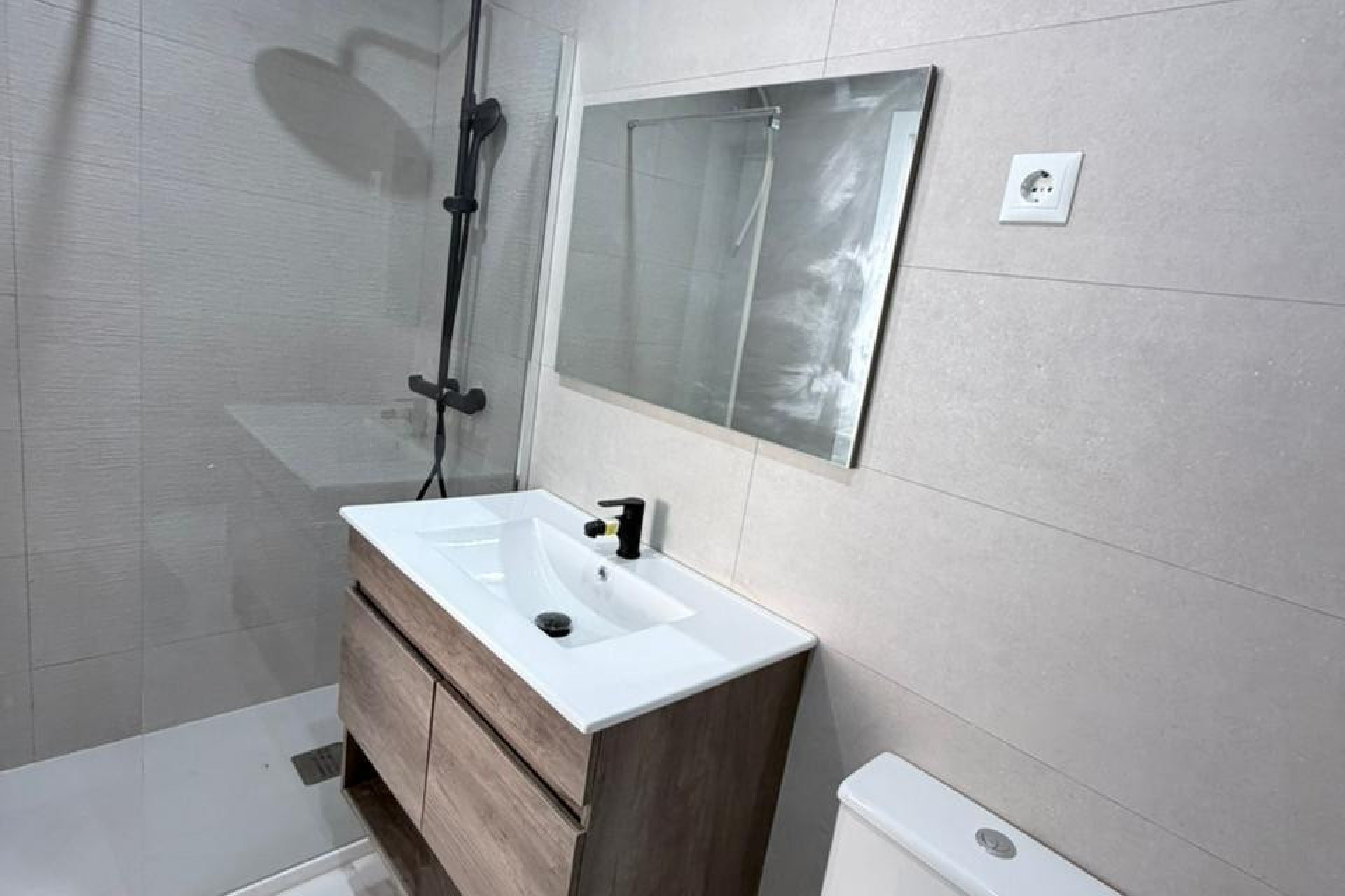 Reventa - Apartamento / piso -
Torrevieja - Torrevieja Centro